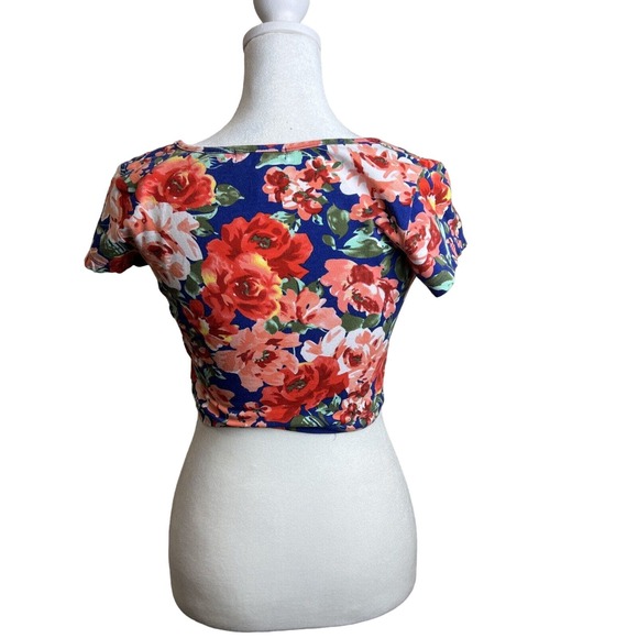 Ambience Apparel Women Crop Top Medium Short Sleeve Floral Scoopneck - Picture 2 of 11